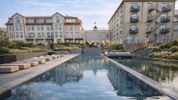 2 piscinas cubiertas