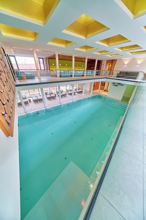 2 indoor pools