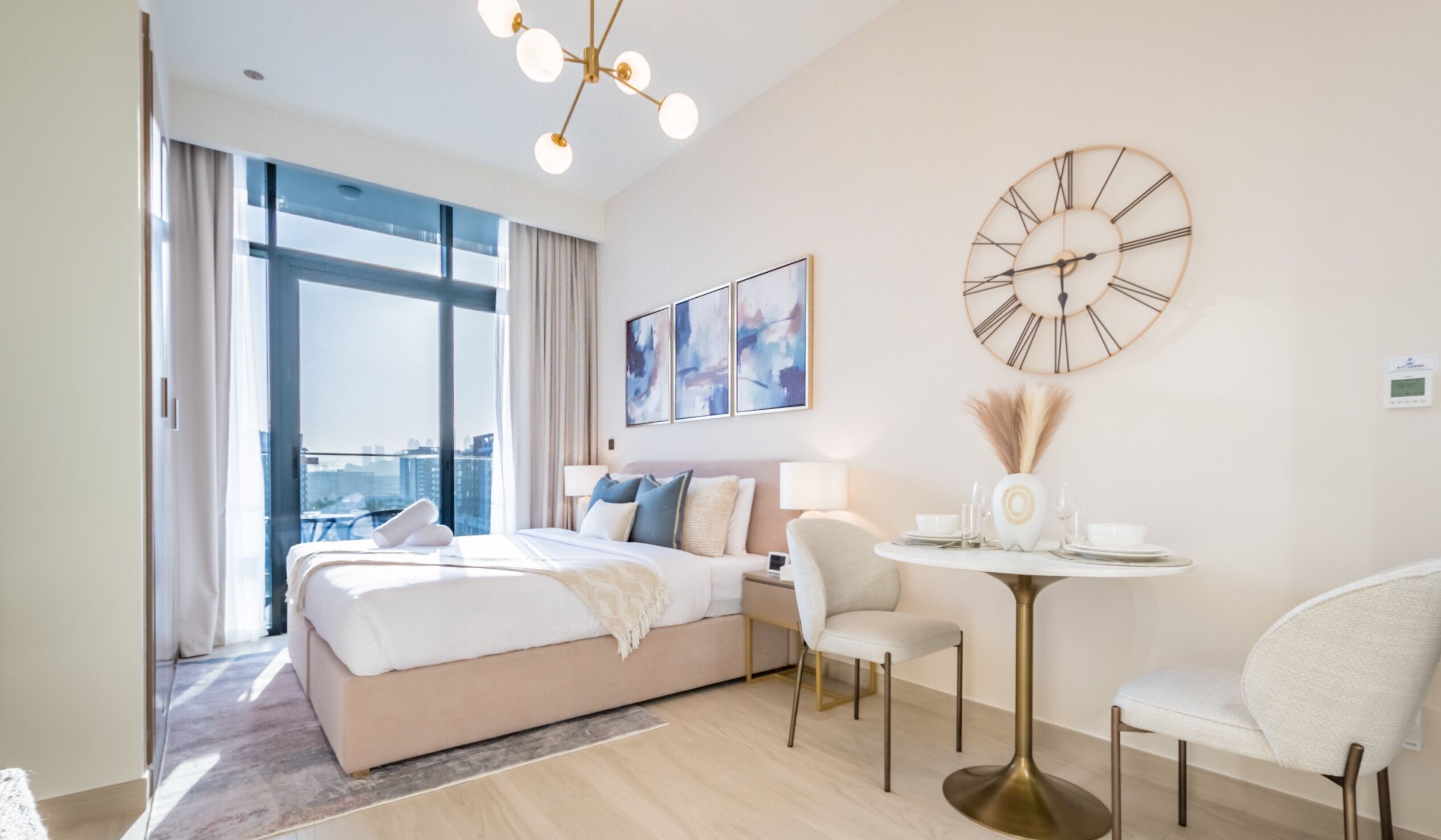 Coffres-forts dans les chambres, fer et planche à repasser