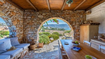 12 habitaciones, escritorio y sistema de insonorización