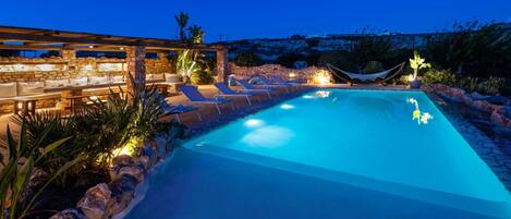 Villa | 12 bedrooms, desk, soundproofing