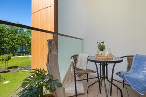 Outdoor dining - Beachfront apartment, indoor pool, sauna (Pobierowo)