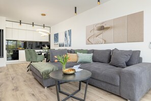 Smart-TV, Tischtennisplatte