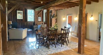 Winery & Vineyard Mill with 1000+ acres of hiking. Farm with Goats & Horses