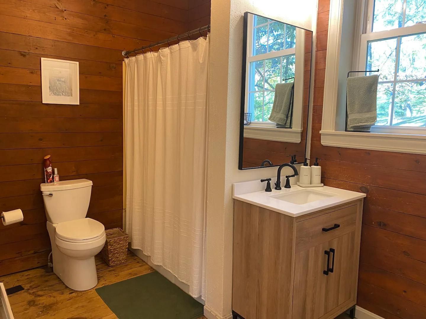 吹风机、毛巾、肥皂、洗发水