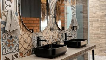 Shower, towels, soap, shampoo