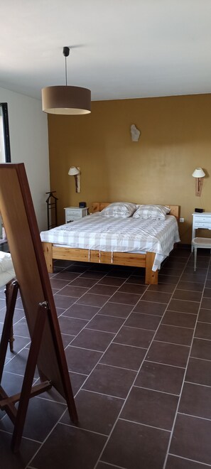5 bedrooms, iron/ironing board, WiFi, bed sheets - Maison Familiale à Aix en Provence, au Calme, vue Magnifique (Aix-en-Provence)