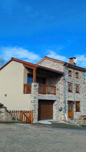 Exterior - Spécial Couple - Gîte 3 5 min du Plus Beaux Villages de France Lavoute-chilhac (Saint-Privat-du-Dragon)