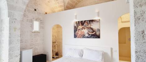 Deluxe Triple Room, Garden View | Minibar, in-room safe, soundproofing, free WiFi