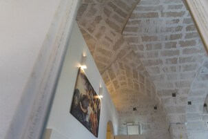 Minibar, caja de seguridad en la habitación y sistema de insonorización 