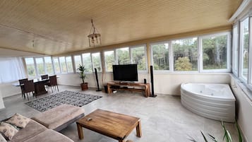 Luxury Room, Balcony, City View | Terrace/patio