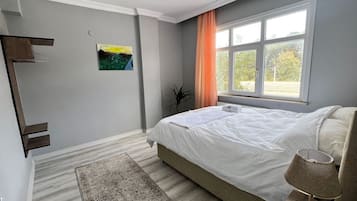 Deluxe Room, City View | Desk, free WiFi, bed sheets