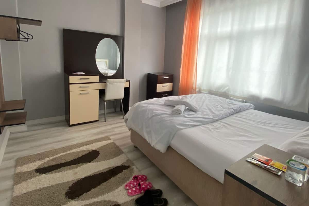Camera Deluxe, vista città | Una scrivania, Wi-Fi gratuito, lenzuola