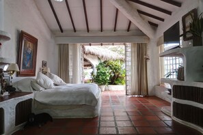 7 bedrooms, iron/ironing board, free WiFi, bed sheets