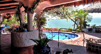 Casa Capuey. Beautiful beachfront property, great view overlooking the pacific.
