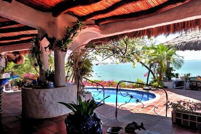 Casa Capuey. Beautiful beachfront property, great view overlooking the pacific. 