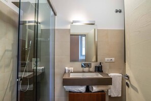 Double Room | Bathroom | Free toiletries, hair dryer, bidet, towels - Ora Acanfora Suites (Rome)