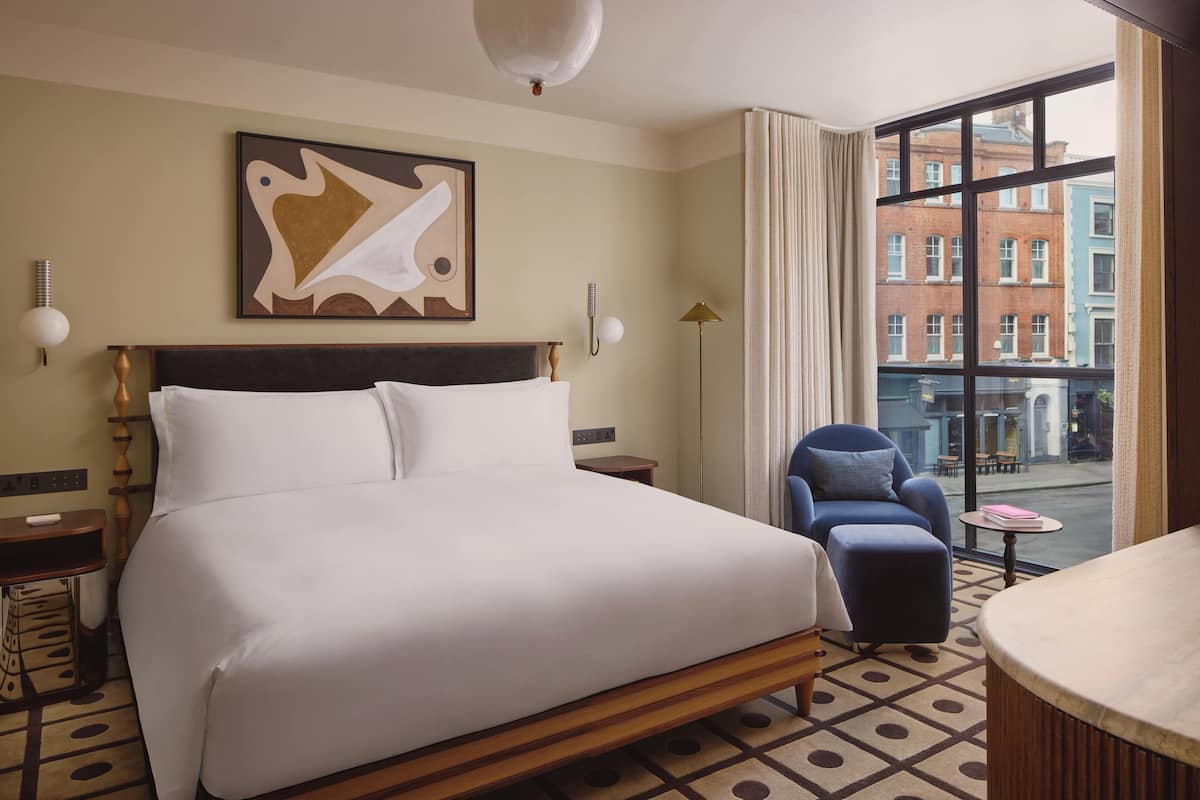 Egyptian cotton sheets, premium bedding, down comforters, pillowtop beds