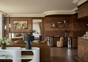 Çatı Katı Süiti (Penthouse) (Suite) | Mısır pamuklu çarşaf takımı, kaliteli yatak takımı, kuştüyü yorgan 