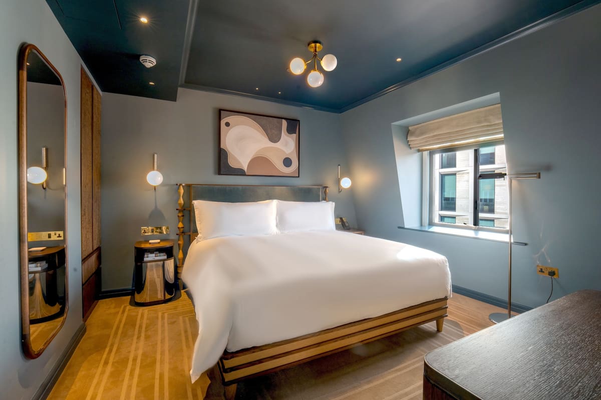 Studio (Apartment) | Egyptian cotton sheets, premium bedding, down comforters, pillowtop beds