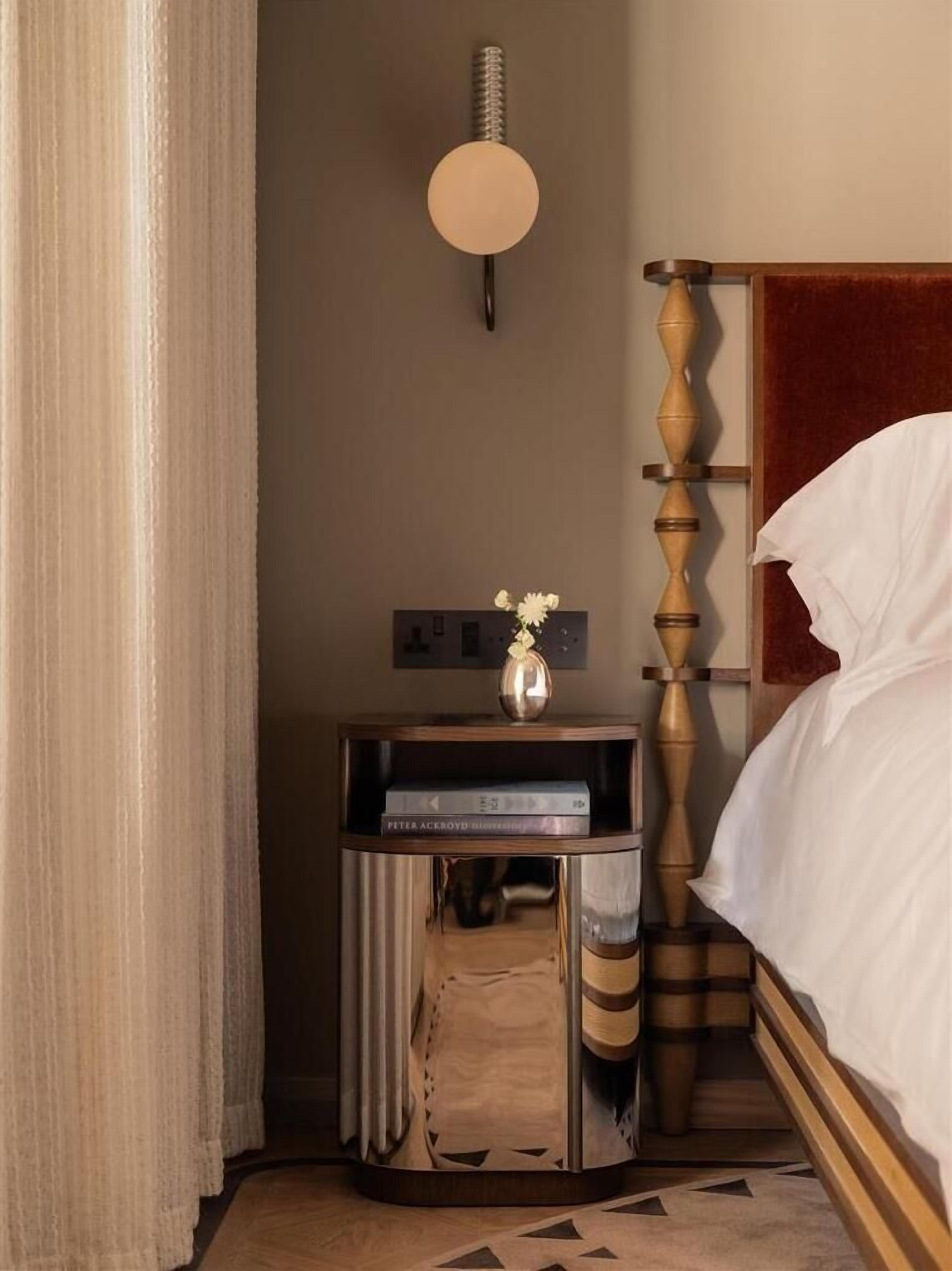 Egyptian cotton sheets, premium bedding, down duvets, pillow-top beds