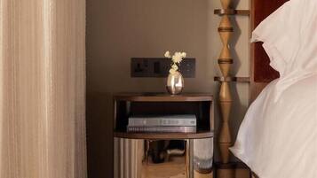 Egyptian cotton sheets, premium bedding, down comforters, pillowtop beds