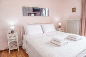 2 bedrooms, iron/ironing board, free WiFi - Seaview Serenity apartment (Corfu)