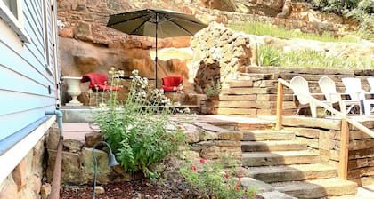 Manitou Incline Retreat @ Pikes Peak Cog Railway~ Barr Trail~ Therapy Hot Tub!