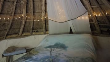 1 bedroom, bed sheets