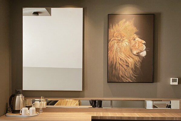 Suite familiar | Ropa de cama de alta calidad, minibar, wifi gratis y ropa de cama