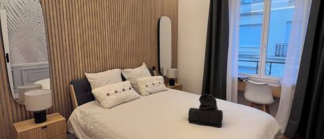 3 bedrooms, desk, iron/ironing board, free WiFi