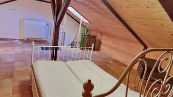 2 Schlafzimmer, Reisekinderbett, WLAN, Bettwäsche