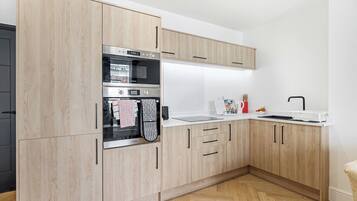 Fridge, microwave, oven, dishwasher