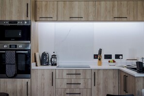 Frigorifero, microonde, forno, lavastoviglie