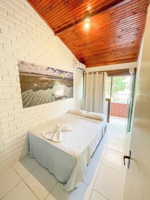 Casa standard, 4 quartos, ao lado da praia | 4 quartos, roupas de cama antialérgicas, individualmente decorados