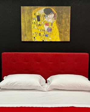 Phòng đôi hoặc 2 giường đơn Superior | Két bảo mật tại phòng, bàn, khu vực làm việc phù hợp cho laptop 