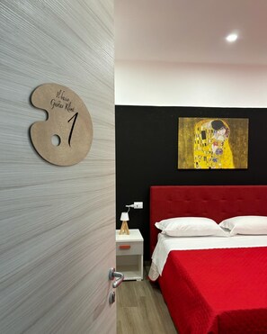 Phòng đôi hoặc 2 giường đơn Superior | Két bảo mật tại phòng, bàn, khu vực làm việc phù hợp cho laptop 