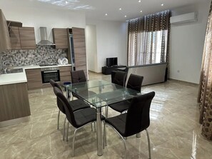 Interior - cosy apartment in the best part of gzira (Il-Gzira)