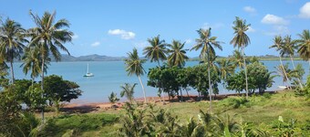 Chun Chom - Baan Lom Suay