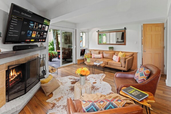 Smart TV, fireplace, printers - Charming 2BR/2BA slope-side condo with covered parking. (Snowmass Village)