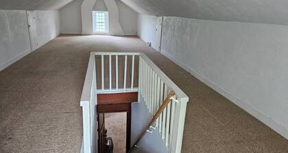 It's a Brick...House! Family-sized condo right outside of Cascade, IA!