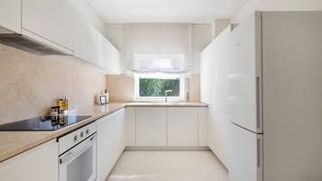 Fridge, oven, dishwasher