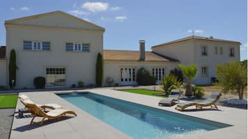 Piscine extérieure, piscine chauffée