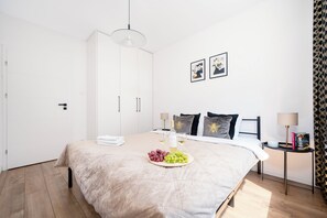 1 Schlafzimmer, laptopgeeigneter Arbeitsplatz, Verdunkelungsvorhänge
