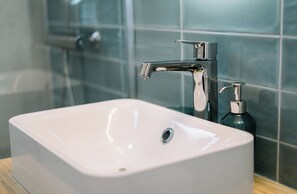 Hårføner, håndklær, såpe og toalettpapir