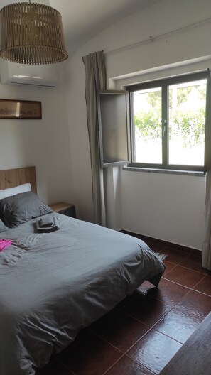 2 makuuhuonetta, työpöytä, silitysrauta/-lauta, Wi-Fi