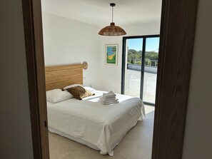 6 chambres, fer et planche à repasser, lit parapluie, Wi-Fi gratuit