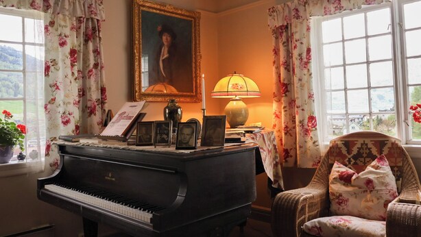 Front of property - Singerheimen (Stryn)