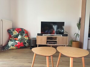 Smart TV, video games, DVD player, ping pong - Maison 2 Chambres, Jardin Proche Plage & Centre Ville (Sangatte)