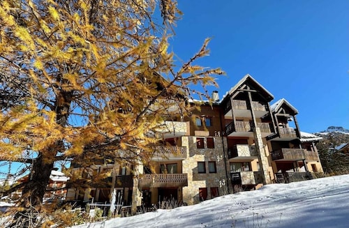 50m from ski slopes, 1st floor, balcony, ski locker, 48m², Vars